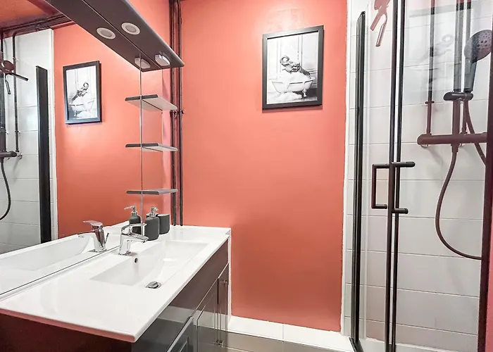 Apartman Cosy T3 Plein Centre, Clim & Balcon *